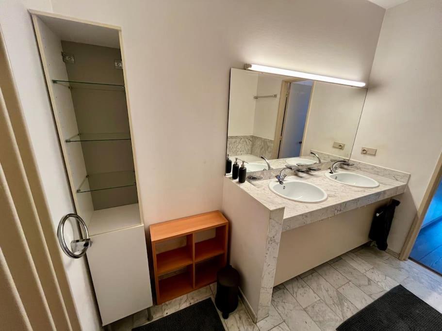 Big Apartment With Parking In أنتويرب المظهر الخارجي الصورة