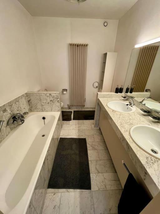 Big Apartment With Parking In أنتويرب المظهر الخارجي الصورة